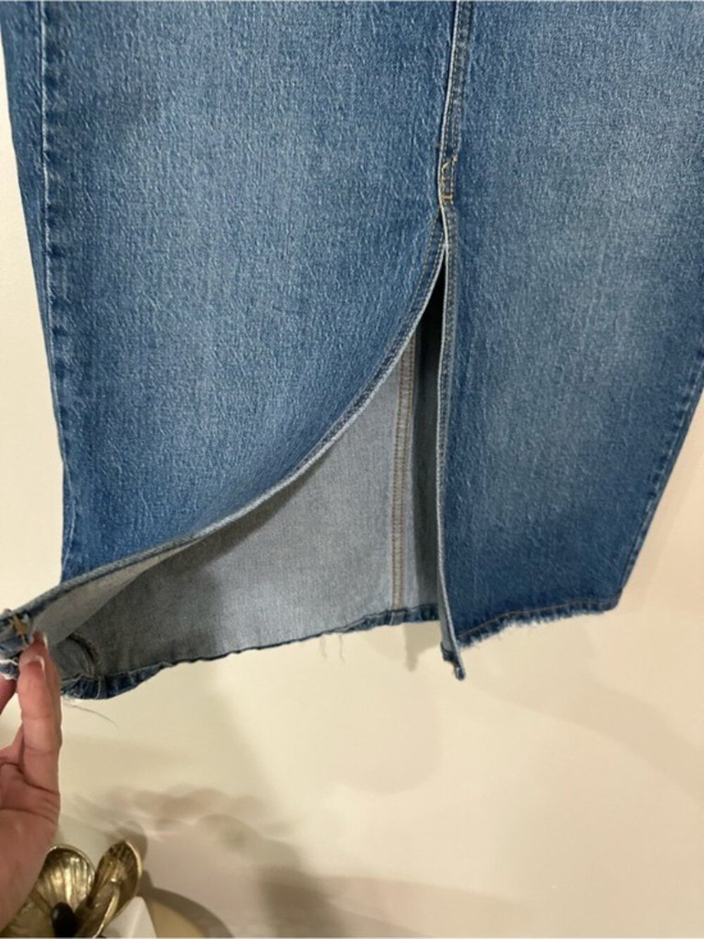 Universal Thread Denim Midi Skirt Size 2 High Rise Front Slit Raw Hem Distressed - Picture 8 of 12
